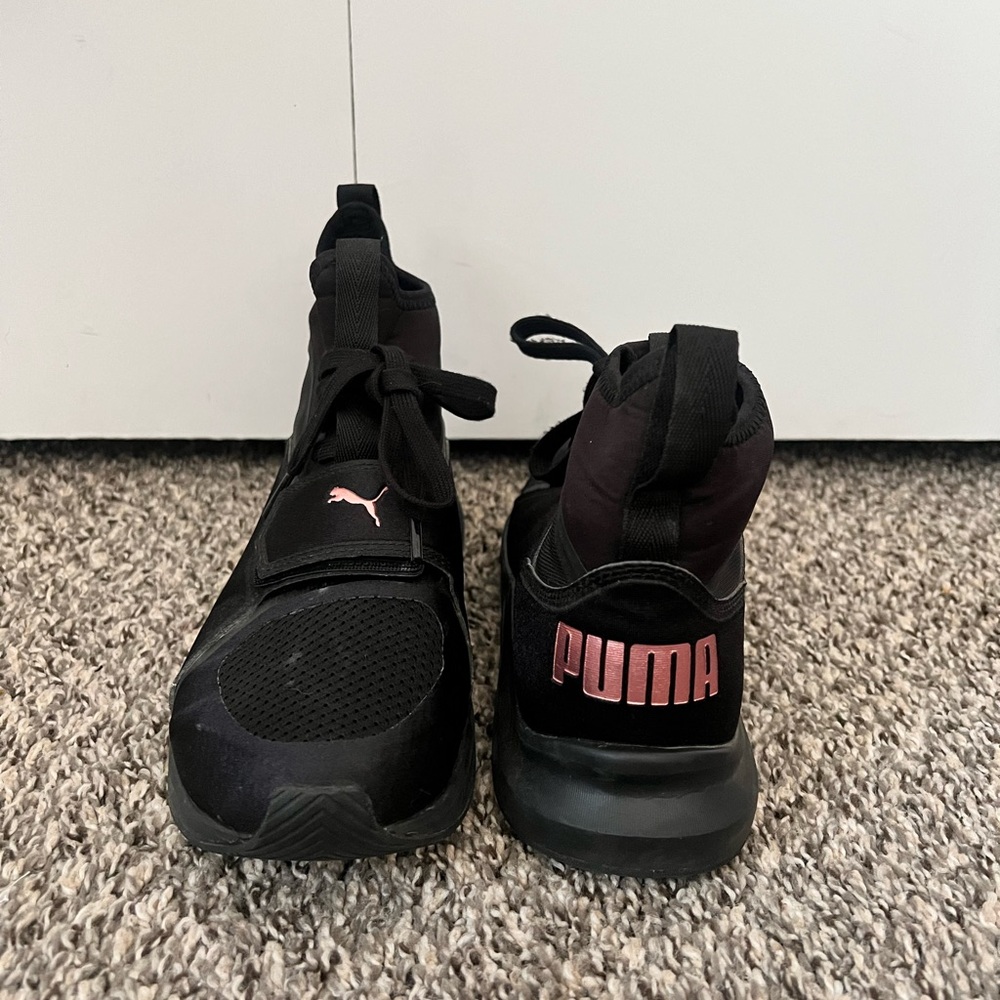 black pumas